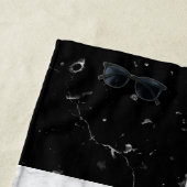 エレガントなモノグラムのばら色の金ゴールドの白黒の大理石 ビーチタオル (インサイチュ)