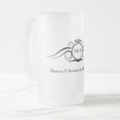 エレガントなモノグラムの花婿の付添人のギフトのマグ フロストグラスビールジョッキ (正面左)