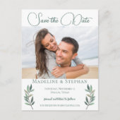 エレガントなユーカリの葉の緑の婚約写真 インビテーションポストカード (正面)