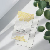 エレガントなヨガ ゴールド箔 花のマンダラ & オームシンボル 名刺