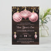 エレガントなライトピンクのクリスマスオーナメント　ニューイヤー 招待状 (スタンド正面)