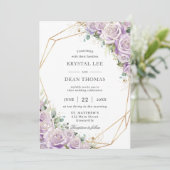 エレガントなライラックパープルの花とゴールドの幾何学模様の結婚式 招待状 (スタンド正面)