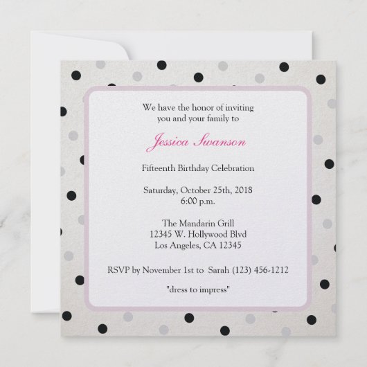 エレガントなラベンダーの赤面および黒いキンセアニェラ 招待状 (裏面)