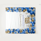 エレガントなロイヤルブルーとゴールドのバルーンアーチ　キンセアニェーラ タペストリー (正面(横))