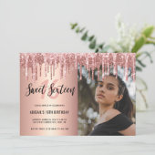 エレガントなローズゴールドのグリッターがスウィート16に滴る 招待状 (スタンド正面)