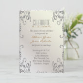 エレガントなヴィンテージのパールと花の孔雀のウェディング 招待状 (スタンド正面)