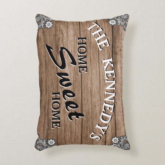 エレガントなヴィンテージスタイルの木製オーダーメイドファミリー名 アクセントクッション (正面(垂直))