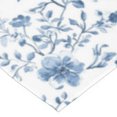 エレガントなヴィンテージ フラワー トワール ブルーとホワイト テーブルクロス (アングル)