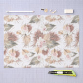 エレガントな乾燥パームリーフとトロピカルフラワー 薄葉紙 (クラフト)