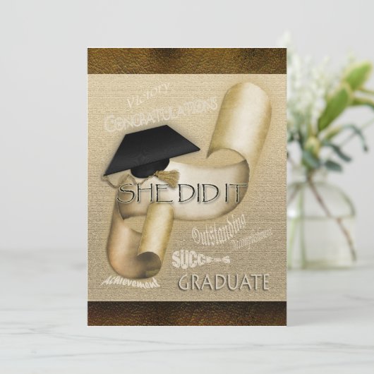 エレガントな卒業帽のスクロール飾りが付いた女性用 招待状 (スタンド正面)