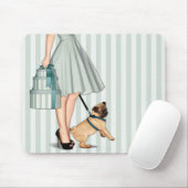 エレガントな女性およびパグ マウスパッド (マウス)