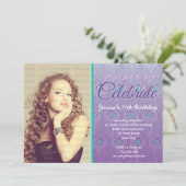 エレガントな孔雀は写真の誕生会に羽をつけます 招待状 (スタンド正面)