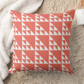 エレガントな幾何学模様のピンクと白の三角形 クッション (ブランケット)
