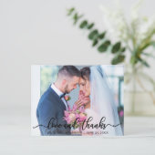 エレガントな愛と感謝のスクリプト結婚式写真 ブラック ポストカード (スタンド正面)