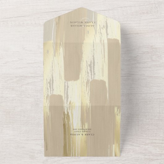 エレガントな抽象的なゴールドとタン ペイント風ウェディング オールインワン招待状 (外側)