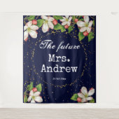 エレガントな未来のミセス ネイビーブルーの花柄 ゴールドグリッター タペストリー (正面)