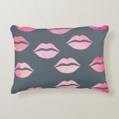 エレガントな水彩画のピンクの唇パターン アクセントクッション (正面)