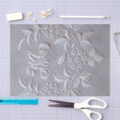 エレガントな灰色の刺繍の花のモノグラムの手紙M 薄葉紙 (クラフト)