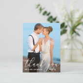 エレガントな現代のカリグラフィー写真 ウェディング サンクス ポストカード (スタンド正面)
