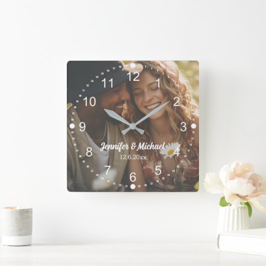 エレガントな現代の白いスクリプト写真記念日 スクエア壁時計 (ホーム)