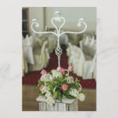 エレガントな白いバラのレセプションテーブル クラシックウェディング 招待状 (裏面)