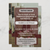 エレガントな白いバラのレセプションテーブル クラシックウェディング 招待状 (正面/裏面)