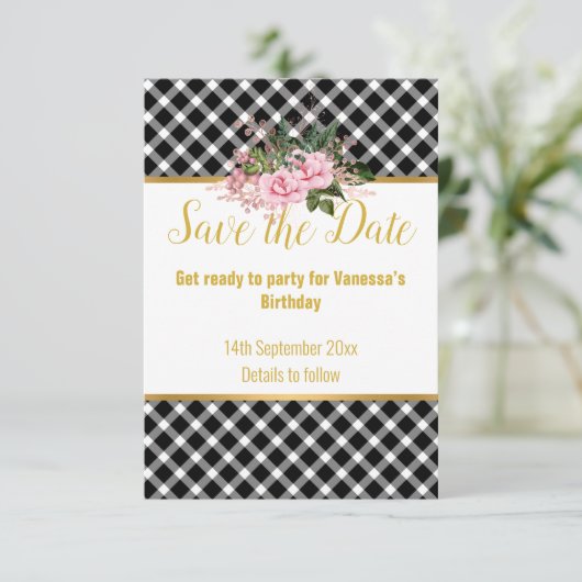 エレガントな白と黒のチェック柄の返信カード 出欠カード (スタンド正面)