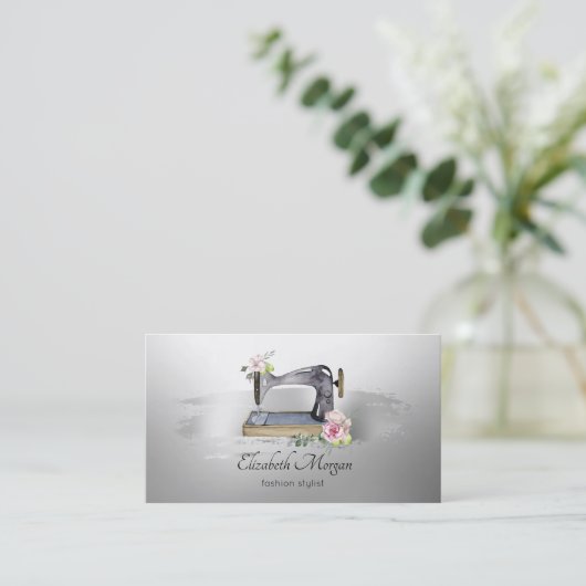 エレガントな筆致の蓮グレー ミシン 名刺 (スタンド正面)