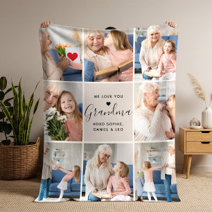 エレガントな筆記体で「Love You Grandma」と綴ったフォトコラージュ シェルパブランケット