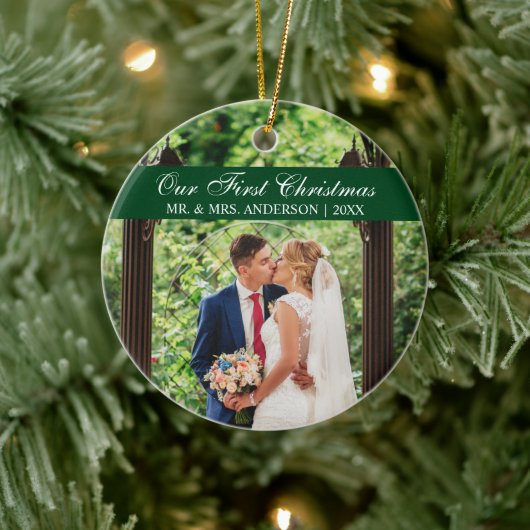 エレガントな筆記体グリーン 私たちの初めてのクリスマス セラミックオーナメント (ツリー)