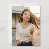 エレガントな紫と黄色の花の卒業パーティー 招待状 (裏面)