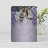 エレガントな紫のダマスク柄の結婚式延期案内フォトカード サンキューカード (スタンド正面)