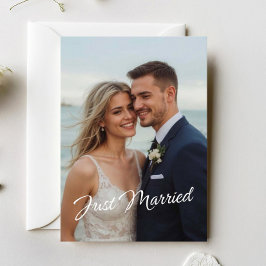 エレガントな結婚式の写真発表 - 新婚カップルのおしゃれな報告 招待状