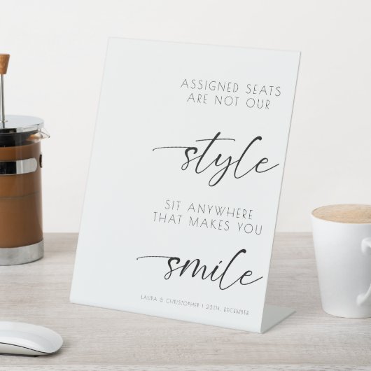 エレガントな結婚式の割り当て座席は私たちのスタイルではない 台座サイン (インサイチュ)