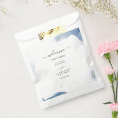 エレガントな結婚式の招待状 青と金のミニマル フェイバーバッグ (封をした状態)