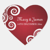 エレガントな結婚式の日付の白い渦巻き赤 ハートシール (正面)