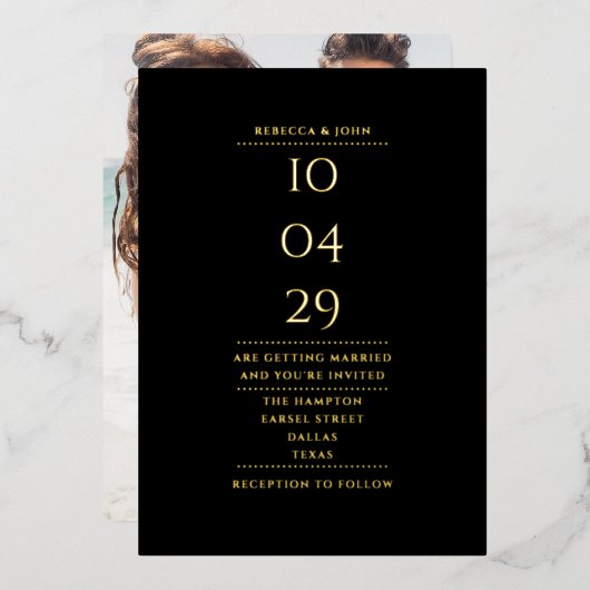 エレガントな結婚式の日付 フォト ブラック＆ゴールド 箔招待状 (正面/裏面)