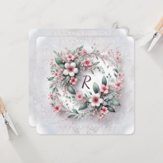 エレガントな結婚式の花の輪のモノグラム 招待状 (正面/裏面インサイチュ)