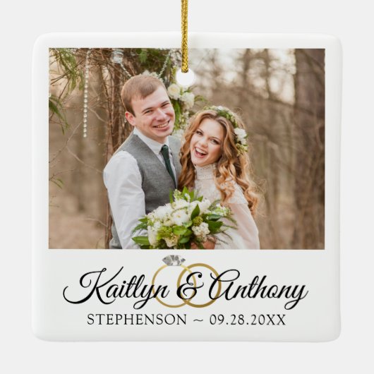 エレガントな結婚式リングや輪2写真記念白 セラミックオーナメント (裏面)