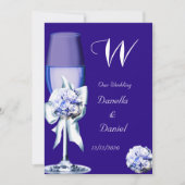 エレガントな結婚式 シルバー ネイビーブルー 花 ローズ 招待状 (正面)