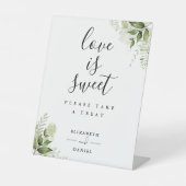エレガントな花と緑の愛のスイートギフト 台座サイン (正面)