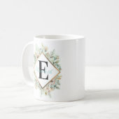 エレガントな花のMonogramedのコーヒー・マグ コーヒーマグカップ (正面左)