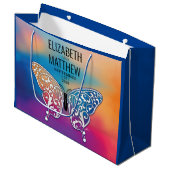 エレガントな蝶とカラフルな夕焼けのデザイン ラージペーパーバッグ (正面アングル)