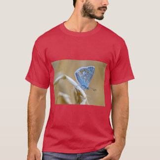エレガントな蝶の自然グラフィック Tシャツ