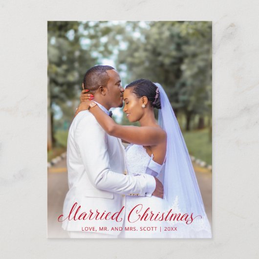 エレガントな赤いスクリプトの写真 現代の新婚夫婦のためのクリスマス シーズンポストカード (正面)