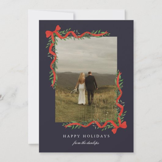 エレガントな赤いリボンとグリーンが写った写真 シーズンカード (正面)