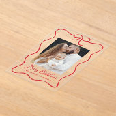 エレガントな赤いリボンのボウの写真 アクリル ホリデー カード (レイダウン)