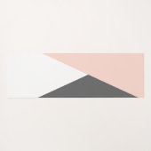 エレガントな赤面のピンク及び灰色の幾何学的な三角形 ヨガマット (裏面(横))