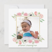 エレガントな赤面のピンク花フレームのベビーの第1誕生日 招待状 (正面)