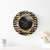 エレガントな金ゴールドおよびシェブロンの黒いデザイン ラージ壁時計 (ホーム)